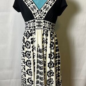 Maggy London Y2K Ornate Floral Empire Waist Dress Black White Multi Size 6